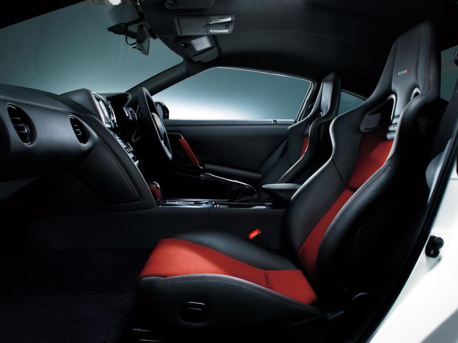  Nissan GT-R by Nismo 2014 года  (фото 23 из 46)